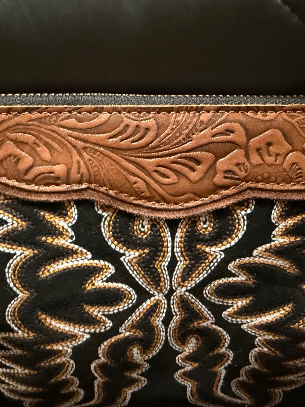 🐴 Myra Desert Wing Crossbody - Picture 3 of 10